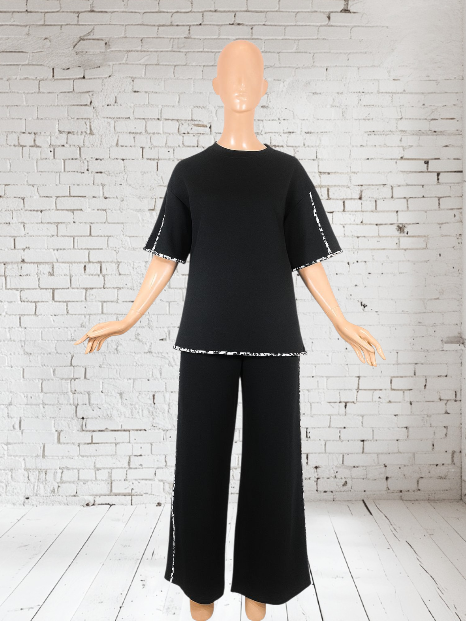 Women's 2-Piece Matching Loungewear Set - Short Sleeve Top & Wide Leg Pants with Leopard Trim