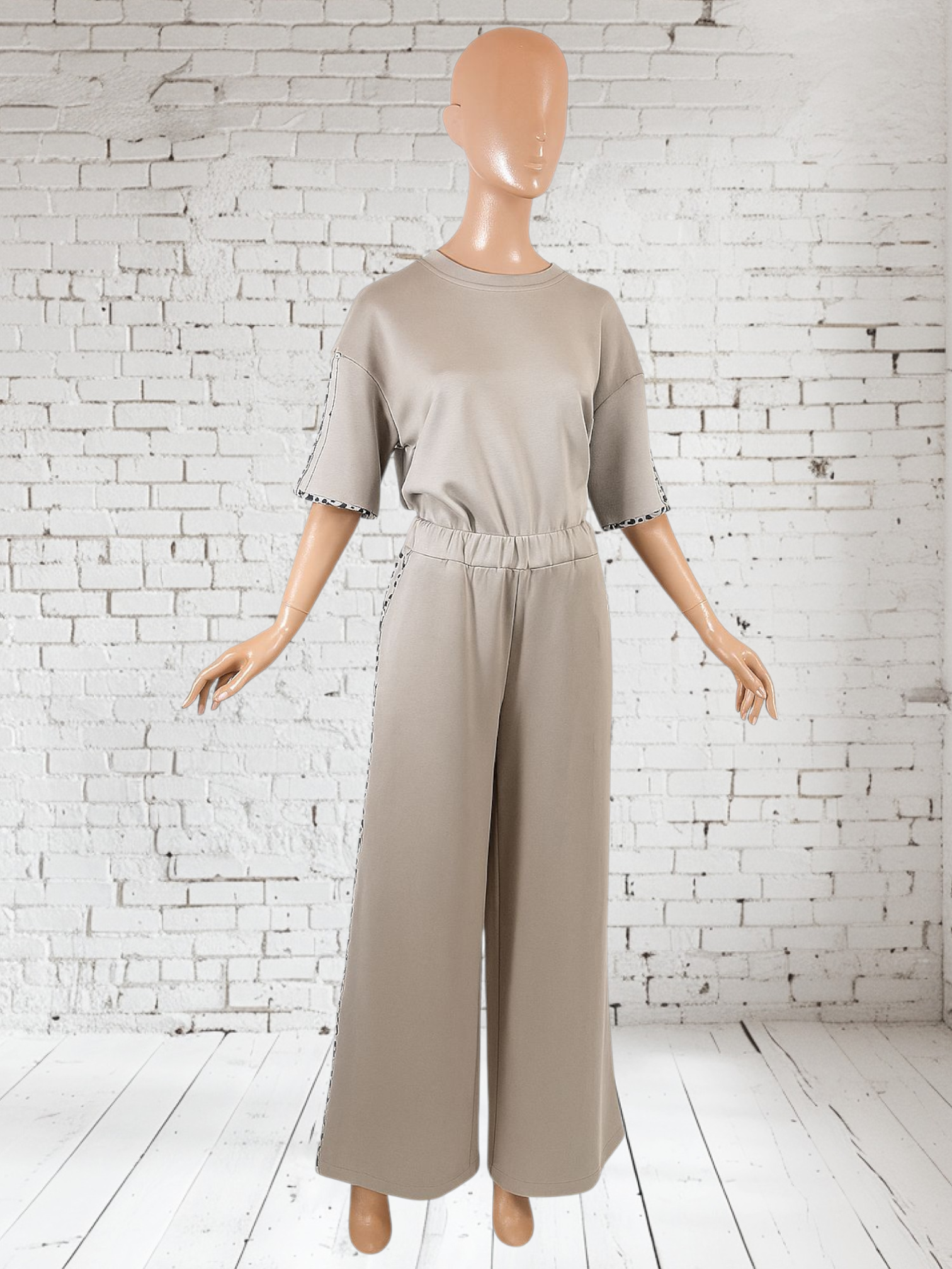 Women's 2-Piece Matching Loungewear Set - Short Sleeve Top & Wide Leg Pants with Leopard Trim