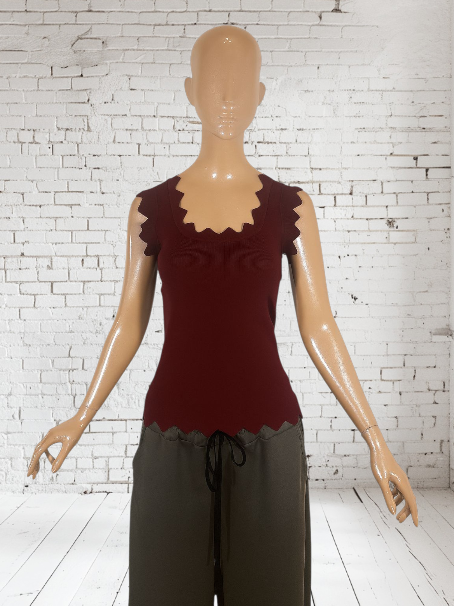 Scallop Edge Fitted Tank Top