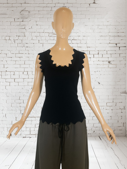 Scallop Edge Fitted Tank Top